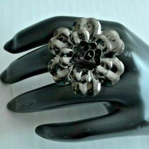 Fashion Floral Ring One Size Silver Metal.